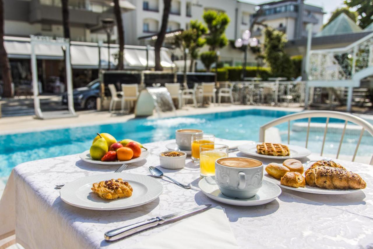 Royal Boutique Hotel Riccione Eksteriør billede