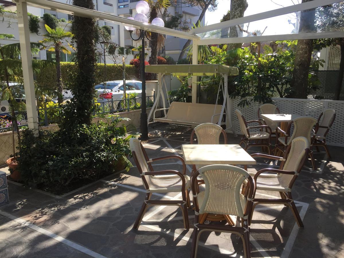 Royal Boutique Hotel Riccione Eksteriør billede
