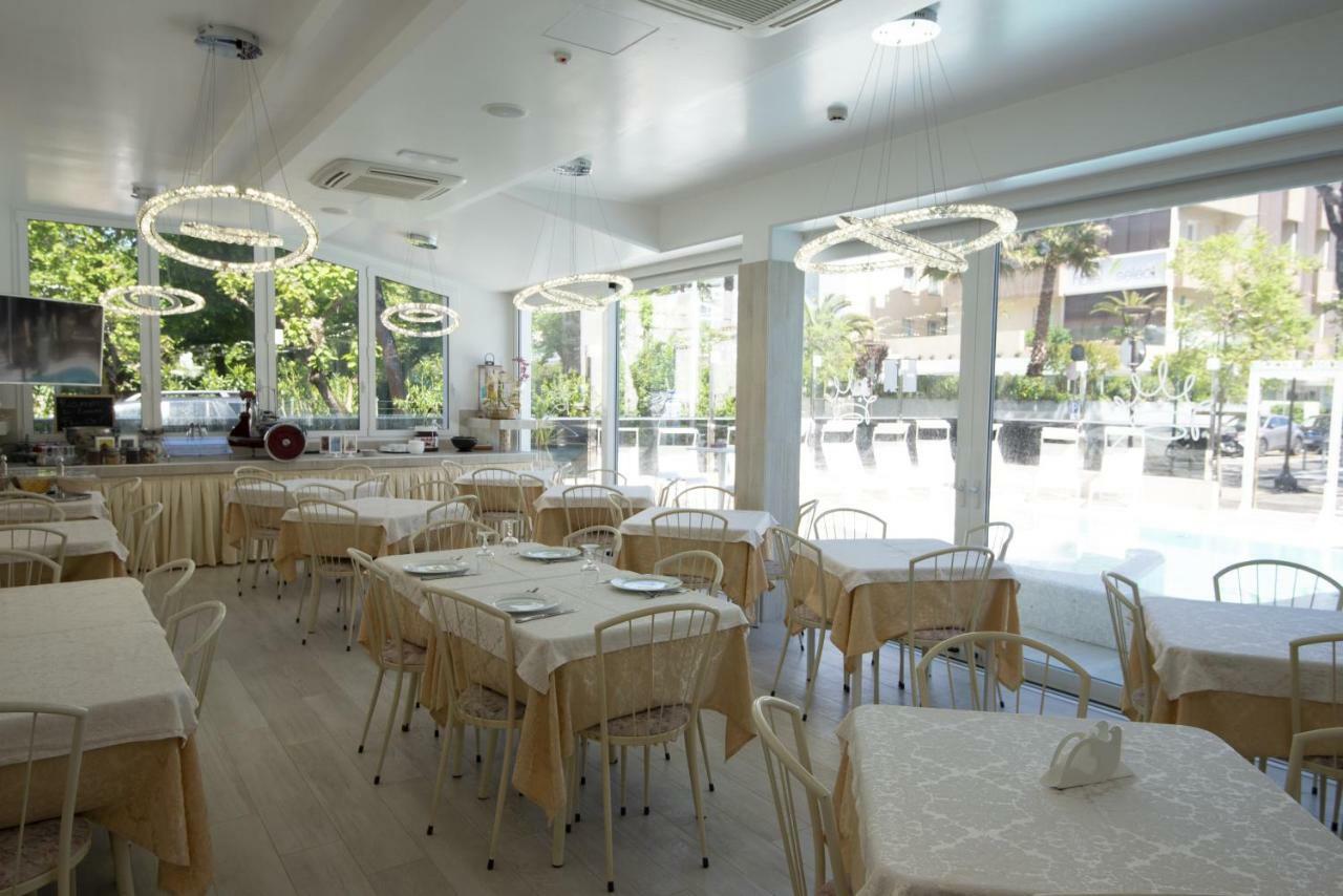 Royal Boutique Hotel Riccione Eksteriør billede